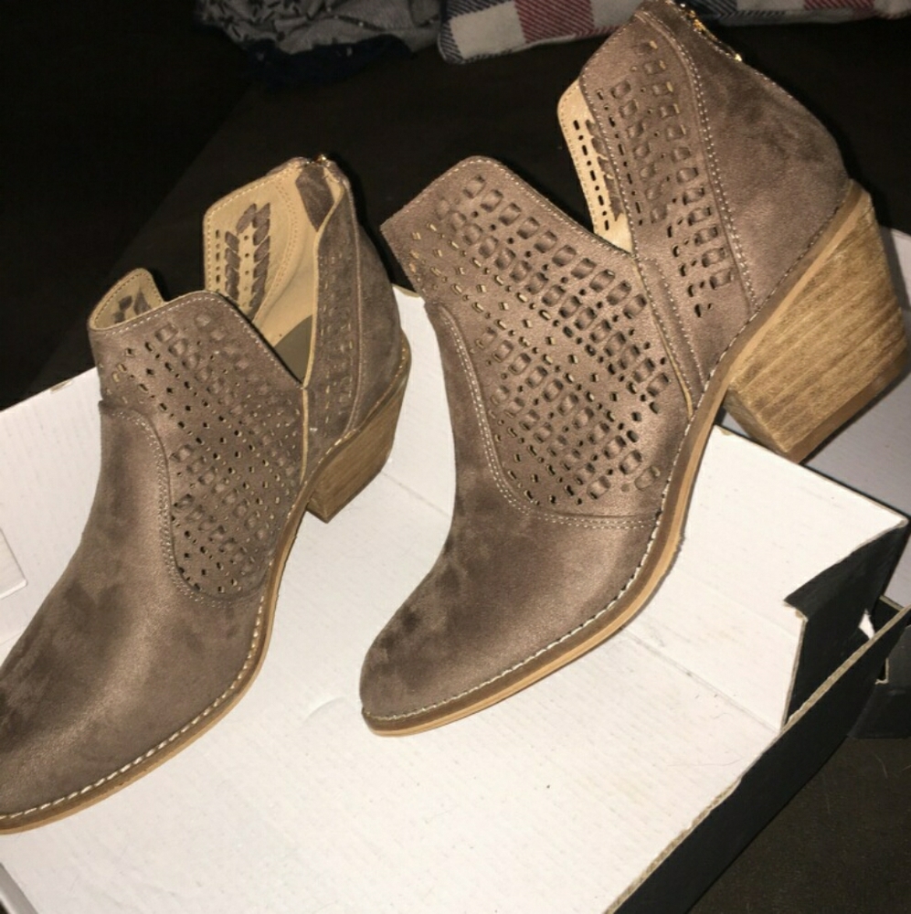 Corky booties